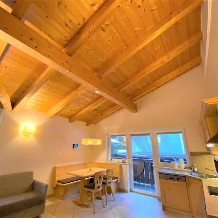 Cozy Holiday In Hollersbach With Terrace And Sauna Hébergement de vacances Hollersbach im Pinzgau